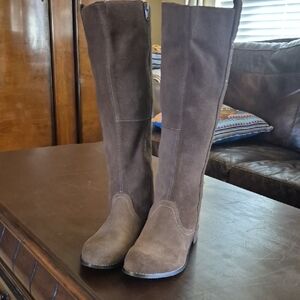 Very Volatile Womens Brown Suede Riding Boots. 16" Tall Boots.Size 7.